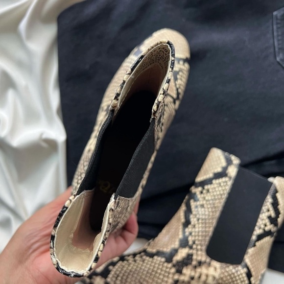 New J. Crew Sadie Boots In Snake-Embossed Leather✨ - Picture 3 of 5
